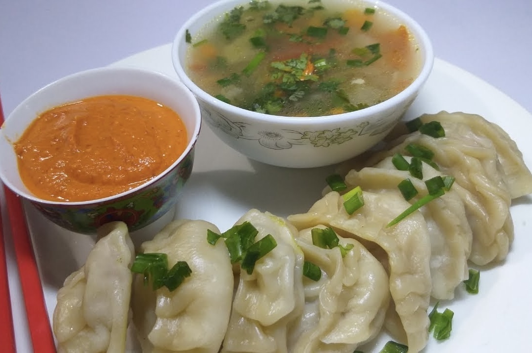 Chicken Mo-Mo (Dumpling) with soup