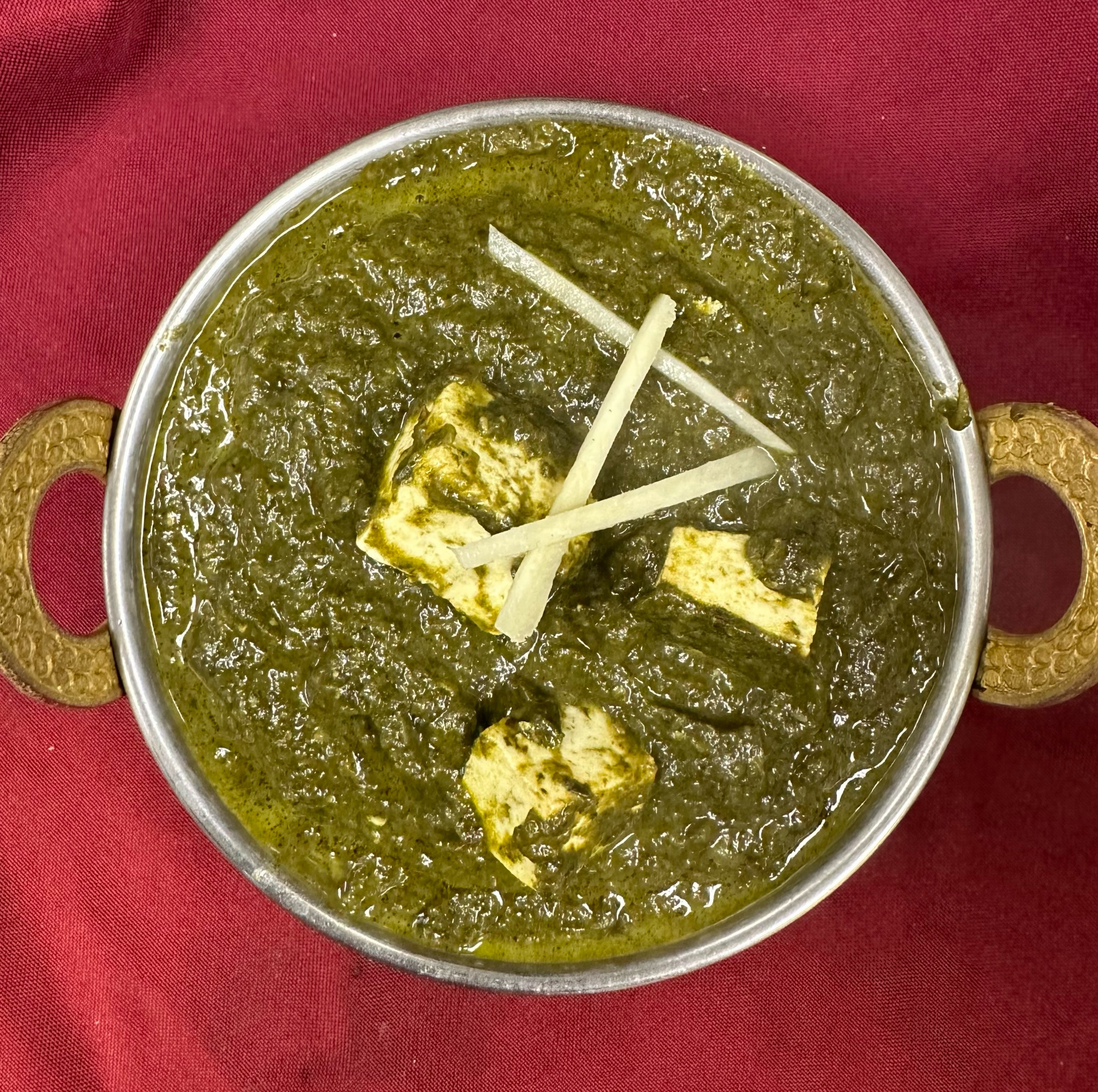 saag paneer 24oz with garlic naan